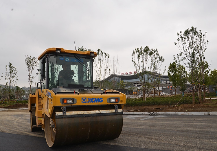 泗水高铁站道路施工